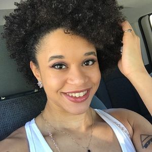 Meet your Posher, Renee